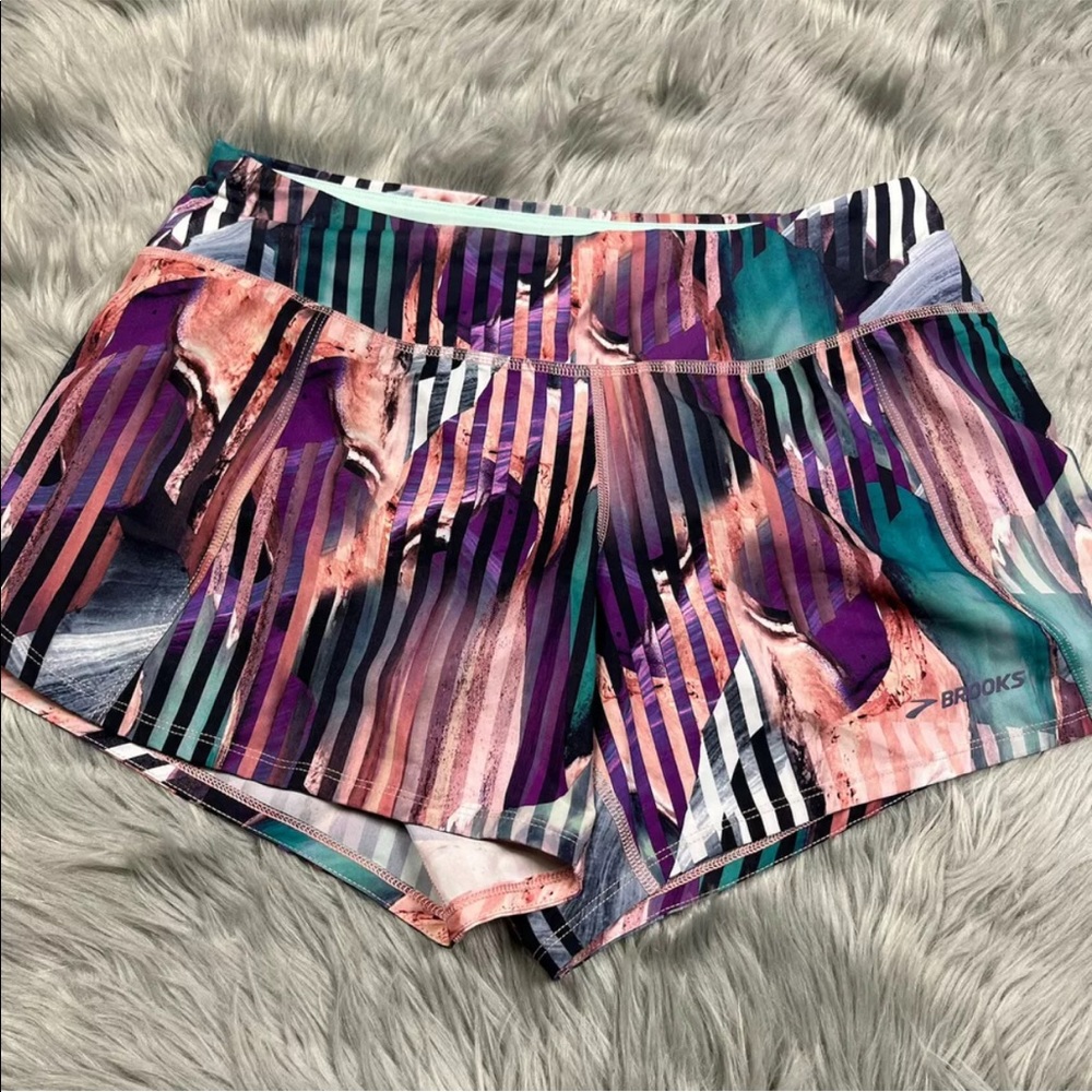 Brooks Running Striped Lined Active Shorts Size Medium
